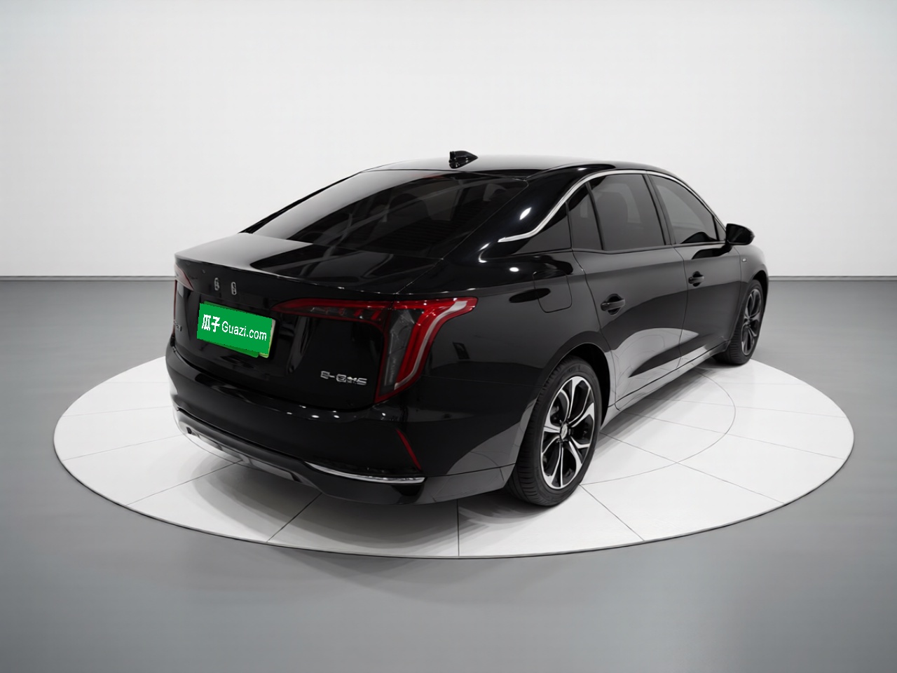 Hongqi E-QM5 2023 Base Travel Edition — снимка 6
