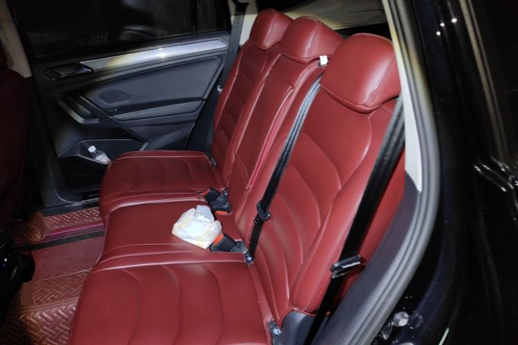 Used Volkswagen Tiguan L 2020 330TSI Automatic Two-Wheel Drive R-Line Flagship Version China VI Standard Left Rear Seat