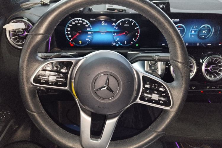 Used Mercedes-Benz GLB 2023 GLB 220 Fashion Model
