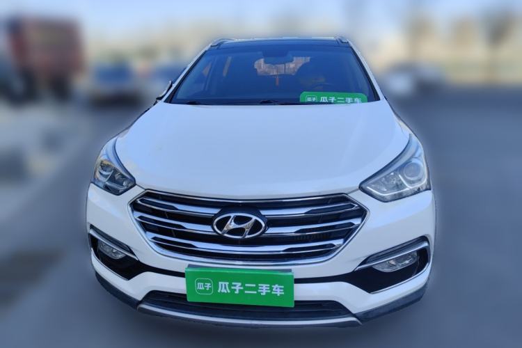 Used Hyundai Santa Fe 2017 2.0T Automatic Two-Wheel Drive Smart Version 7 Seats
