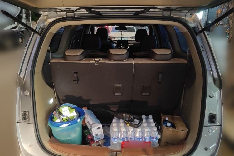 Used Baojun 730 2017 1.8L iAMT Prestige Version 7 Seats Trunk