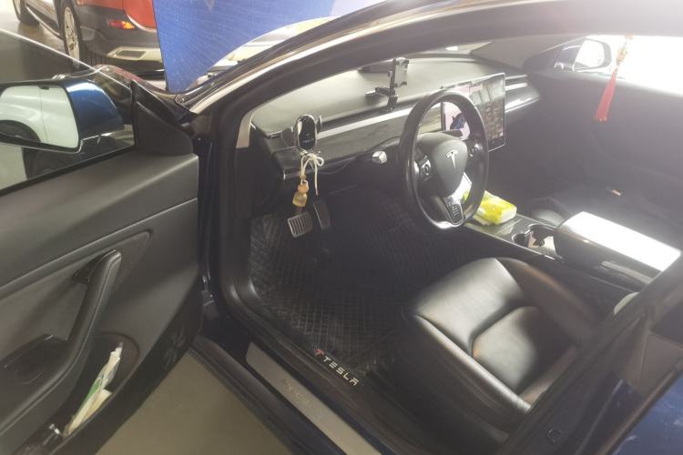 Used Tesla Model 3 2019 Long-Range Rear-Wheel-Drive Version