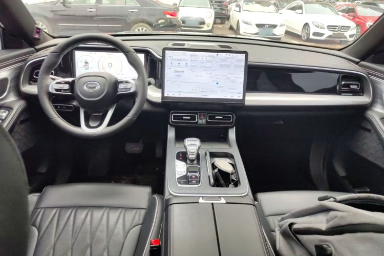 Used GAC Trumpchi GS8 2024 Linghang Series 2.0 TGDI Two-Wheel Drive Luxury Smart Connectivity Version