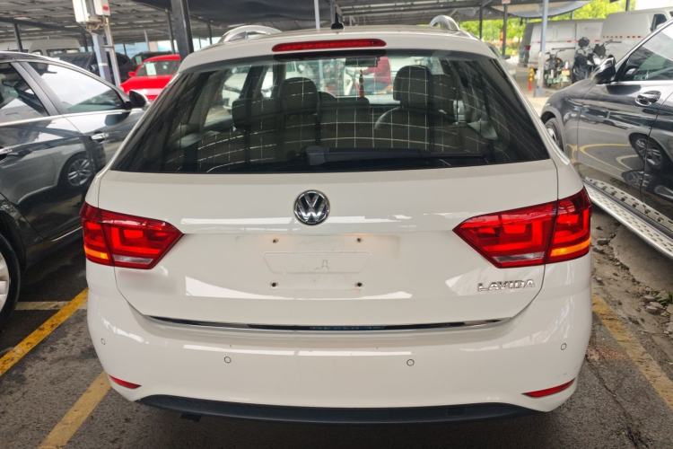 Used Volkswagen Gran Lavida 2015 1.6L Automatic Comfort Edition
