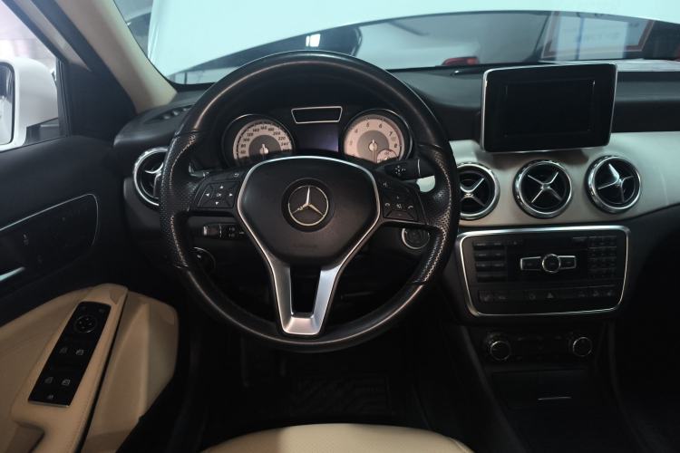 Used Mercedes-Benz GLA 2015 GLA 220 4MATIC Fashion Model
