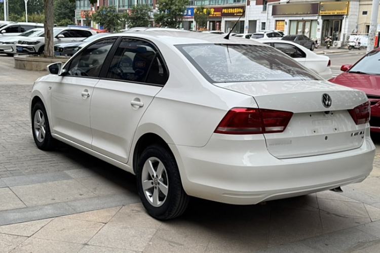 Used Volkswagen Santana 2015 1.6L Manual Fashion Edition
