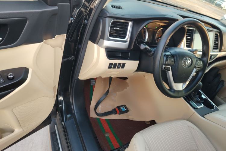 Used Toyota Highlander 2018 2.0T Two-Wheel Drive Elite Edition 7 Seats Emission Standard China V
