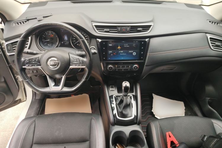 Used Nissan Qashqai 2019 2.0L CVT Luxury Edition Center Console
