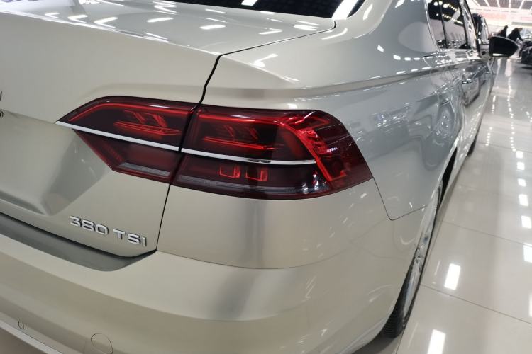 Used Volkswagen Phideon 2016 380TSI Two-Wheel-Drive Executive Version