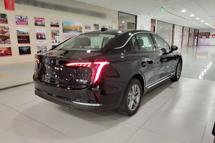 Used Hongqi E-QM5 2025 500km Range Commuter Version
