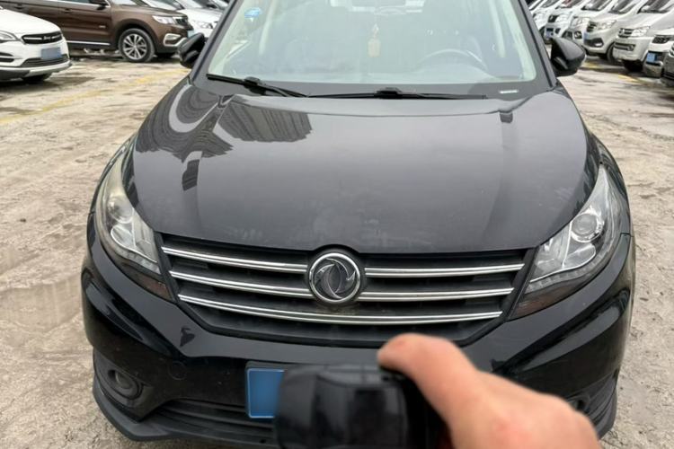 Used Dongfeng Fengon 580 2017 1.5T Manual Luxury Model Exterior 1