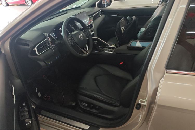 Used Toyota Camry 2021 2.0G Luxury Edition Left Front Seat