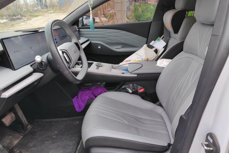 Used Geely Galaxy E8 2024 665 km Range Rear-Drive Starship Long-Range Version
