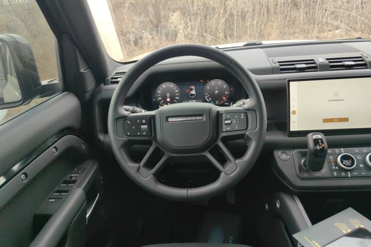 Used Land Rover Defender 2025 110 3.0T P400 – Dynamic HSE