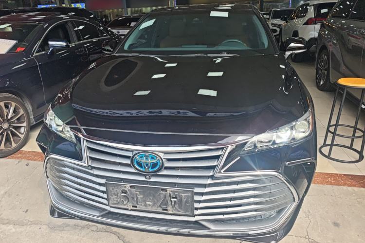 Used Toyota Avalon 2019 Dual-Engine 2.5L Limited Flagship Edition China VI Standard
