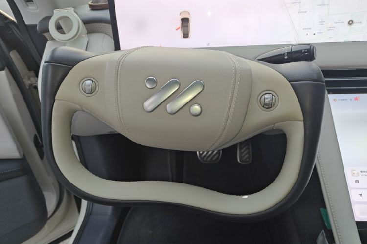 Used IM LS7 2023 90 kWh Elite Rear-Drive Version Steering Wheel