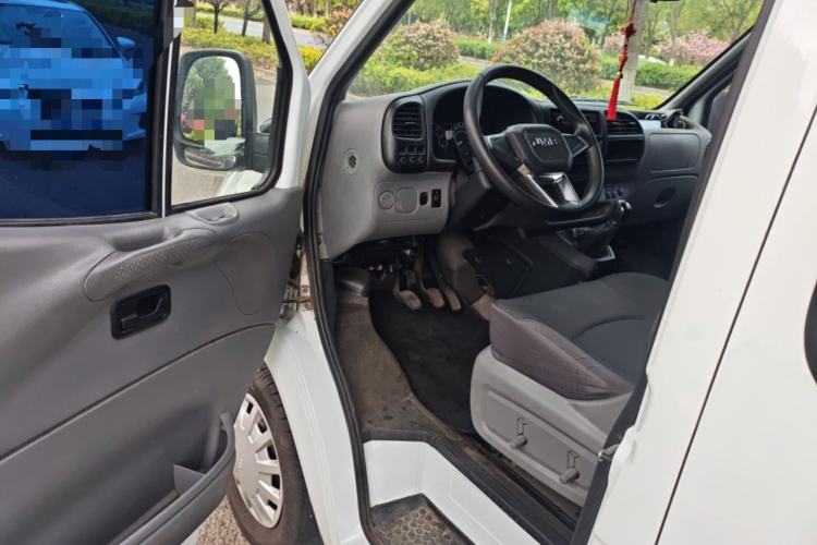 Used JMC Transit 2019 2.8T Commercial Version Long Wheelbase Mid-Roof 6-Seater Rear Single Tire China VI Emission Standard – JX493
