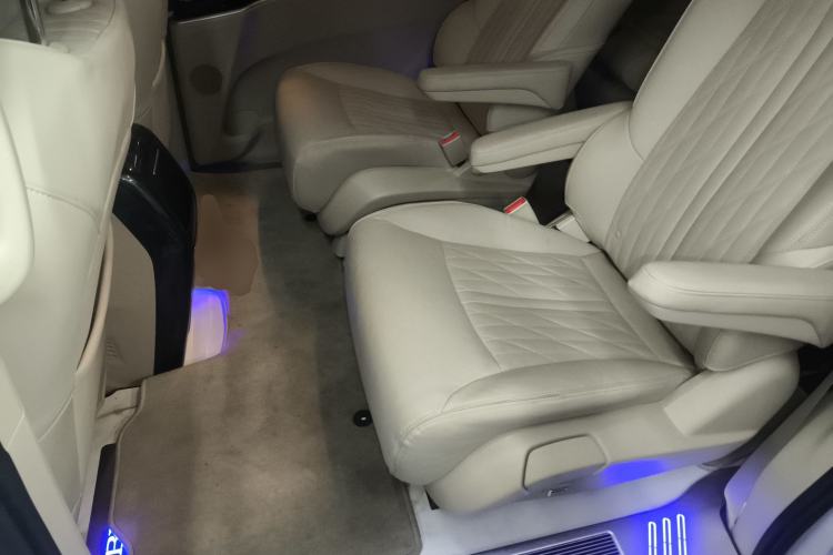 Used Buick GL8 2023 Facelifted Land Cruiser Executive Luxury Version