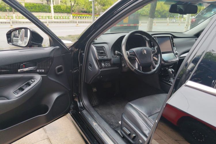 Used Toyota Crown 2015 2.0T Luxury Edition Driver Seat