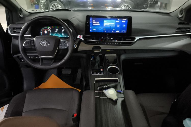 Used Toyota Granvia 2023 2.5L Hybrid Flagship VIP Edition