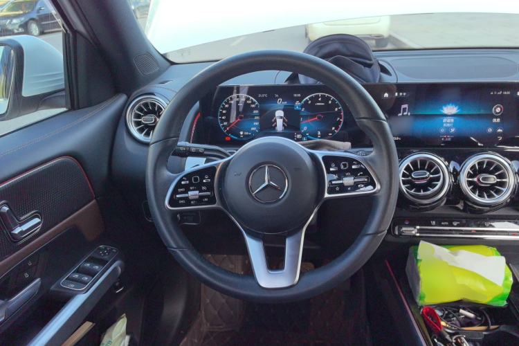 Used Mercedes-Benz GLB 2023 GLB 220 Sport Edition Steering Wheel