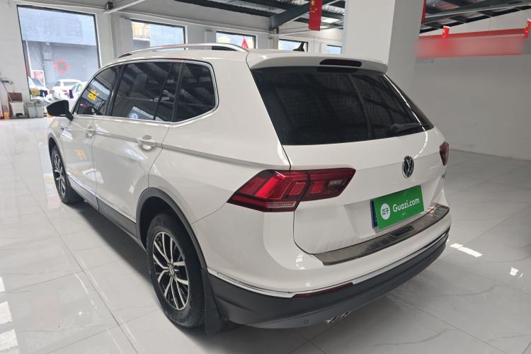Used Volkswagen Tiguan L 2018 330TSI Automatic Two-Wheel Drive Luxury Edition Rear Left 45 Deg