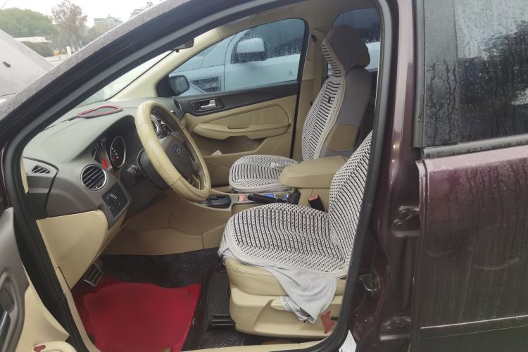 Used Ford Focus 2011 Sedan 1.8L Automatic Fashion Edition
