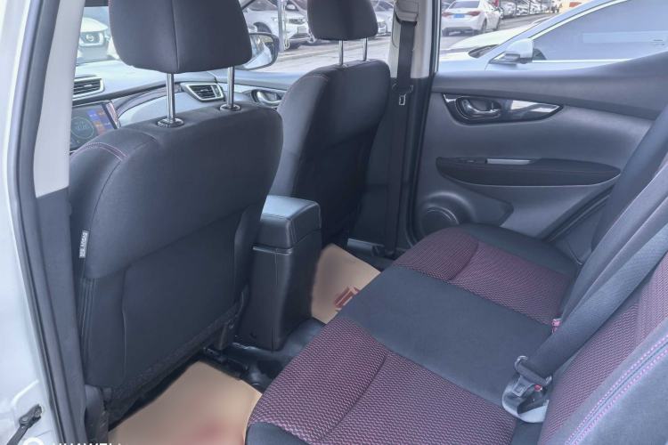 Used Nissan Qashqai 2016 2.0L CVT Elite Edition Interior 3