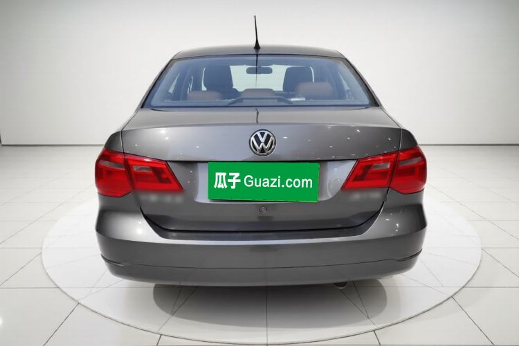 Used Volkswagen Jetta 2015 1.6L Manual Fashion Edition Exterior 4