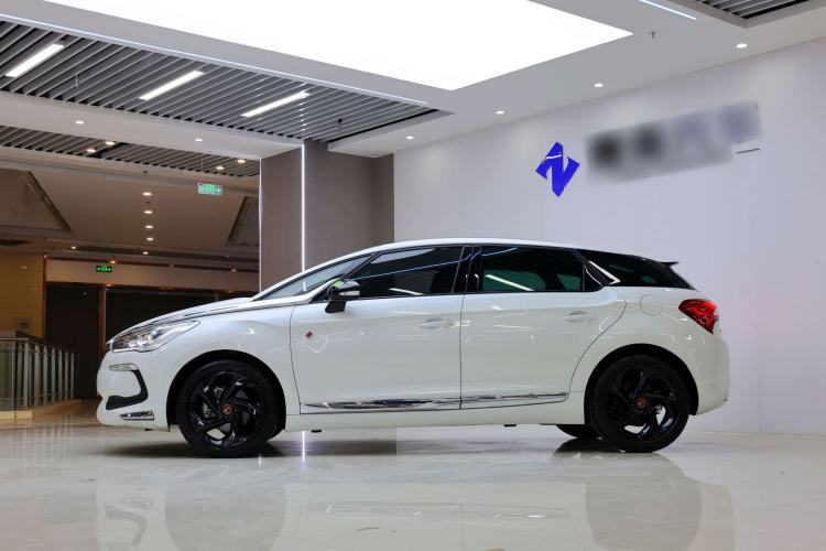 Used DS 5 2018 30THP P-Line Sport Model