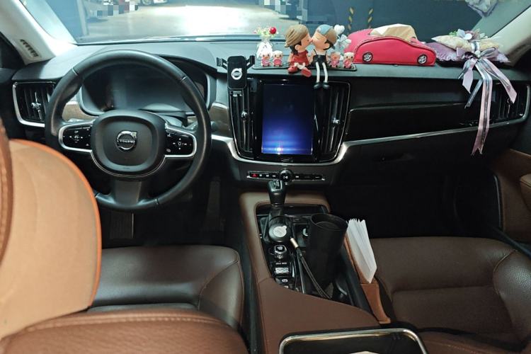 Used Volvo S90 2018 T4 Zhiyuan Edition Center Console