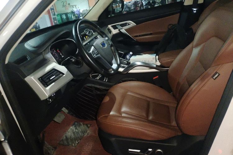 Used Geely Auto Emgrand X7 Sport 2018 1.8TD Automatic Two-Wheel Drive ZhiZun Model with 4G Connectivity