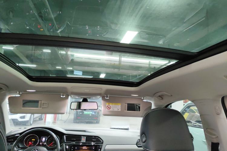 Used Volkswagen Tiguan L 2021 330TSI Automatic Two-Wheel Drive Smart Edition