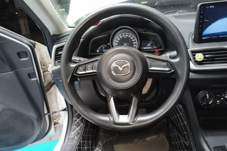 Used Mazda 3 Axela 2017 Sedan 1.5L Automatic Comfort Model Emission Standard China V Steering Wheel