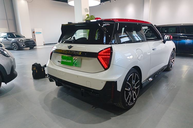 Used MINI Electric MINI COOPER 2024 452km COOPER SE Racing Driver