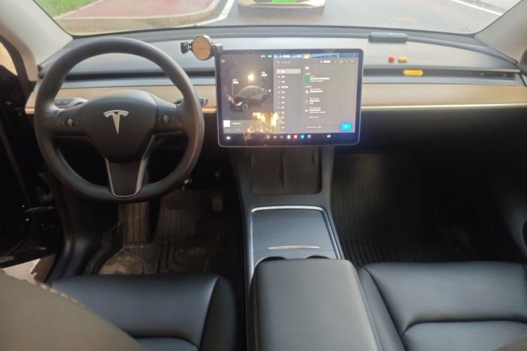 Used Tesla Model Y 2021 Standard Range Rear-Wheel Drive Version
