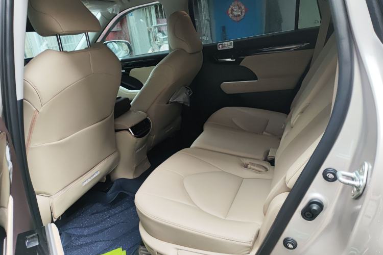 Used Toyota Highlander 2023 2.5L Smart Electric Hybrid Dual-Drive Prestige Version 7 Seats Left Rear Seat