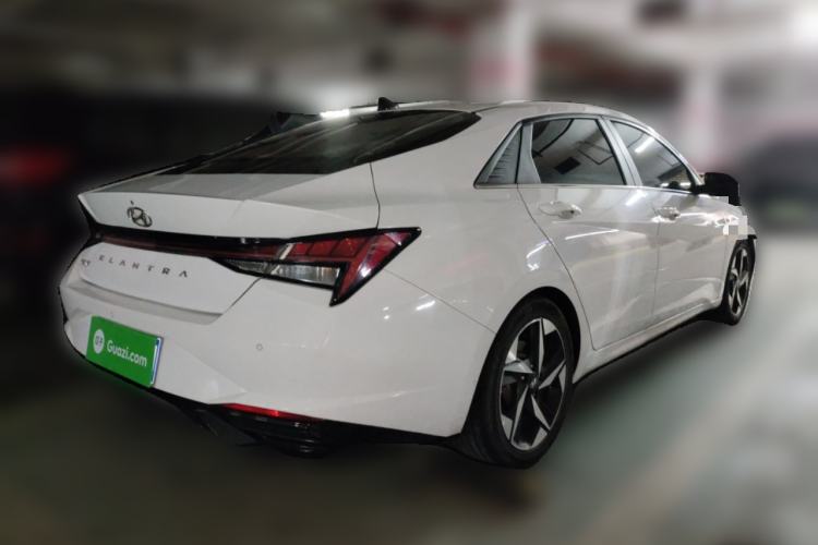 Used Hyundai Elantra 2021 1.5L CVT LUX Prestige Edition
