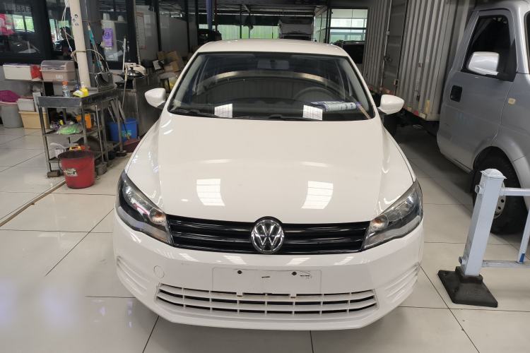 Used Volkswagen Jetta 2015 1.6L Manual Fashion Edition Front