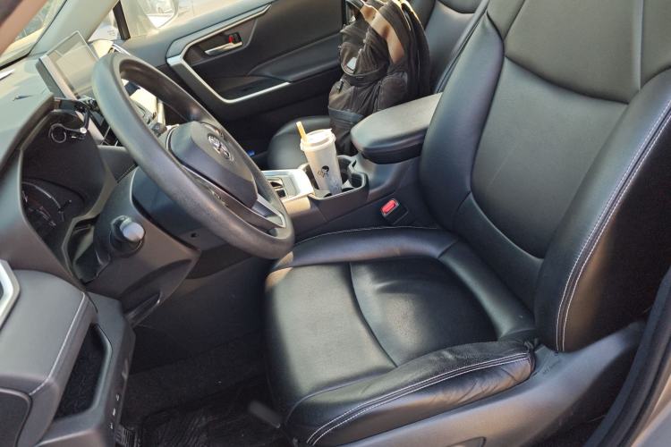 Used Toyota RAV4 2021 2.0L CVT Two-Wheel Drive Fashion Edition
