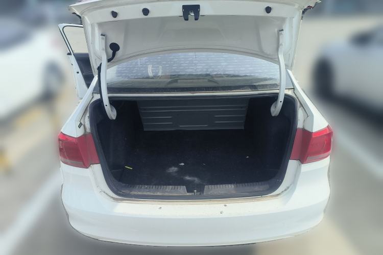 Used Volkswagen Santana 2015 1.4L Manual Fashion Edition Trunk