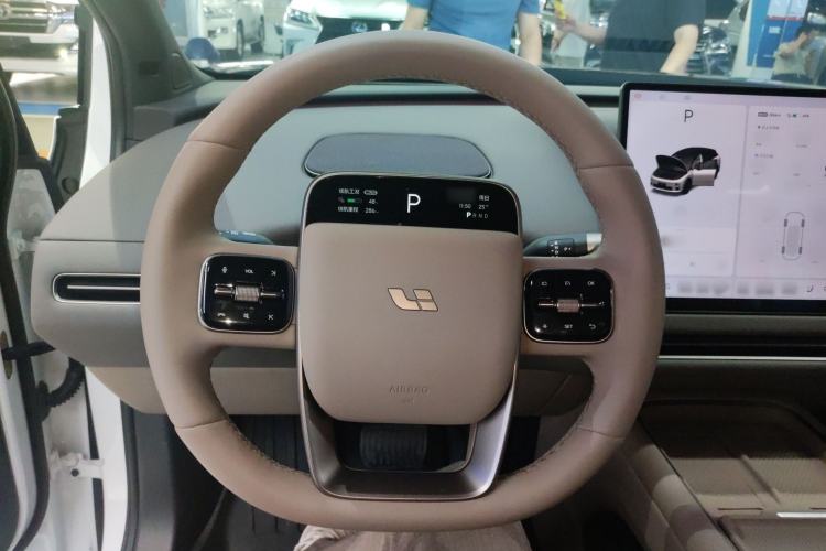 Used Li Auto i6 2025 Model Two-Wheel-Drive Standard Type
