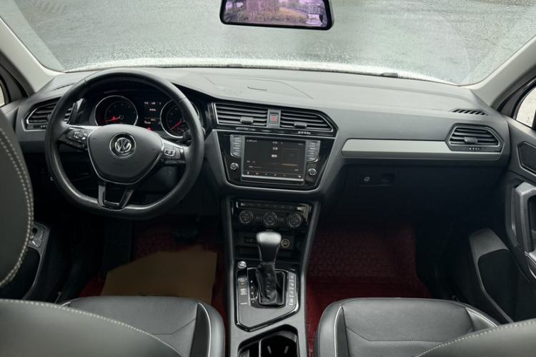 Used Volkswagen Tiguan L 2017 330TSI Automatic Two-Wheel Drive Flagship Edition Audio And AC Panel