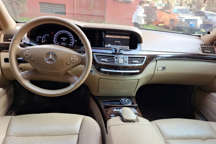 Used Mercedes-Benz S-Class 2012 S 300 L Business Standard Model
