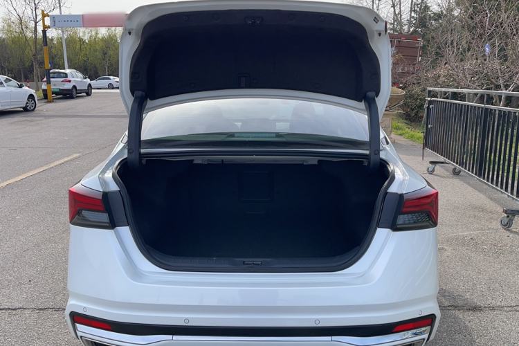 Used Nissan Teana 2022 2.0L XL-Upr Enjoyment Edition Trunk