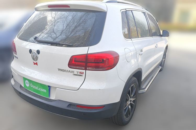 Used Volkswagen Tiguan 2015 1.8TSI Automatic All-Wheel-Drive Luxury Model Rear Right 45 Deg