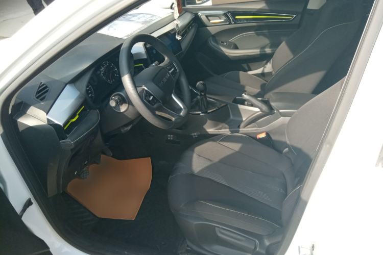 Used Roewe i5 2021 1.5L Manual Platinum Edition
