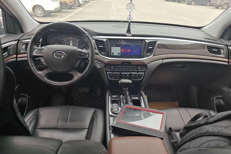 Used GAC Trumpchi GS8 2017 320T Two-Wheel Drive Luxury Smart Connectivity Version (7 Seats)