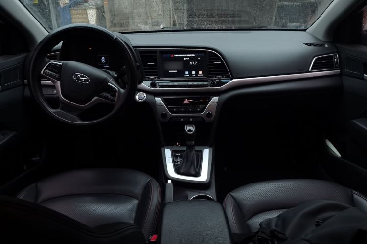 Used Hyundai Elantra (6th Generation / Lingdong) 2016 1.6L Automatic ZhiXuan – Elite Version Center Console