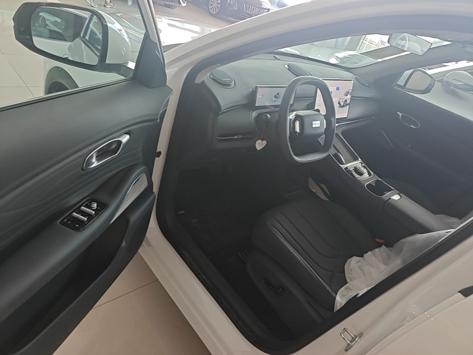 Geely Galaxy Xingjian 7 EM-i 2026 Model 130km Launch Edition — снимка 18